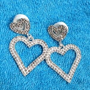 Silvertone Large heart crystal dangle earrings new